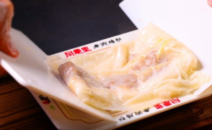 标准化肠粉没有灵魂？这家肠粉店把老广味“锁”进了流水线